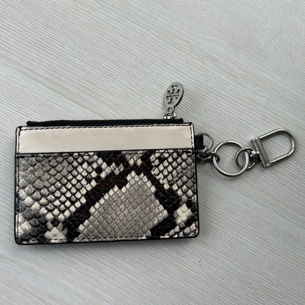 Tory Burch Card Case/Key Ring Studded 'A' Monogram, Leather Snake Print Reverse - Picture 2 of 7